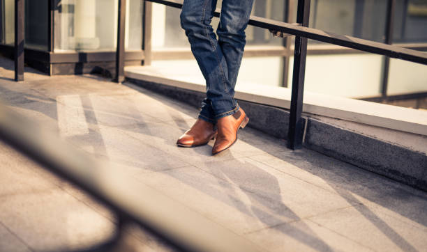 Tips for removing stains from suede shoes without using suede cleaner