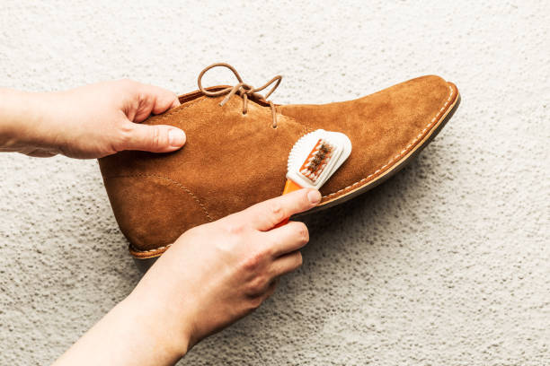 Effective methods for maintaining suede shoes without special cleaner